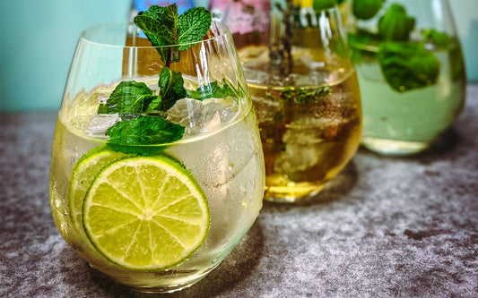 Hugo Spritz mit Hollala BIO Sirup Holunderblüte - Hollala - mix.drink.enjoy!